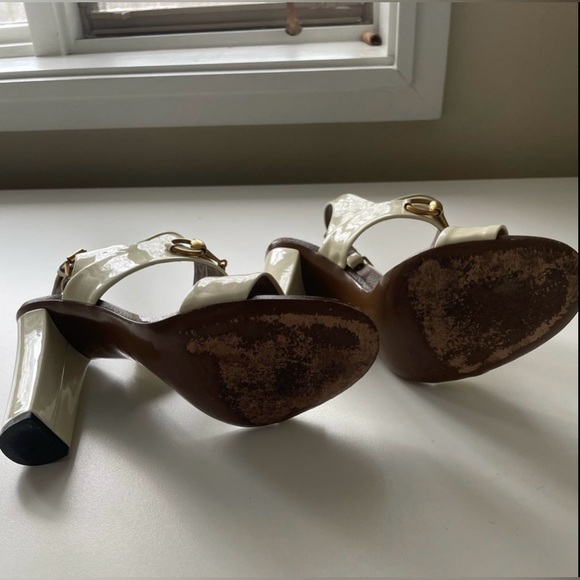 Cream GUCCI Patent Leather Horsebit Sandals 38.5 - Picture 6 of 6